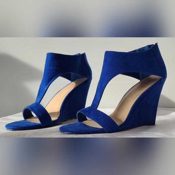 Lorienne Cobalt Wedges - Picture 6 of 16